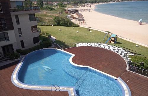 Kazanlak Apartment | White Sand Lily Beach Apartment