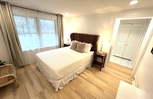 Rehoboth Beach Hotel | White Sand Room - Pool, Hot Tub, Sauna