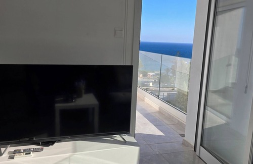 Agios Tychon Apartment | White Sea View Limassol - Your apartment near the Limassol's beach