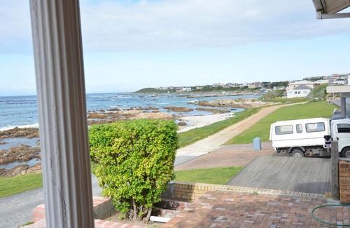 Van Dyks Bay House | White Shark Lodge