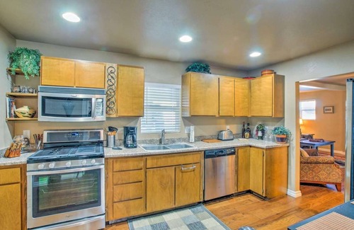 Prescott House | White Spar Cottages Near Whiskey Row, Prescott Courthouse. Large Parking Area.