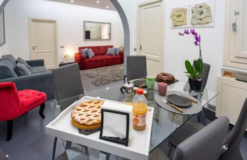 Rione III Colonna Apartment | White Style Gambero