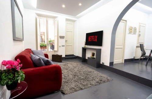Rione III Colonna Apartment | White Style Gambero