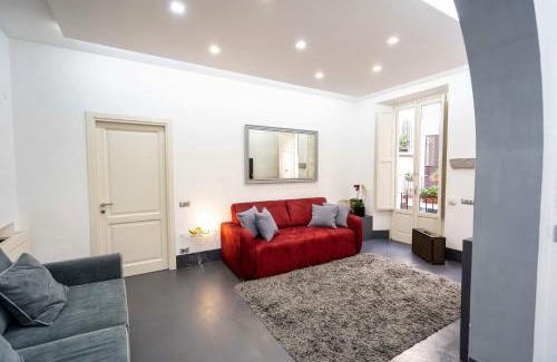Rione III Colonna Apartment | White Style Gambero