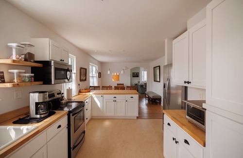 White Sulphur Springs House | White Sulphur Springs Downtown Home