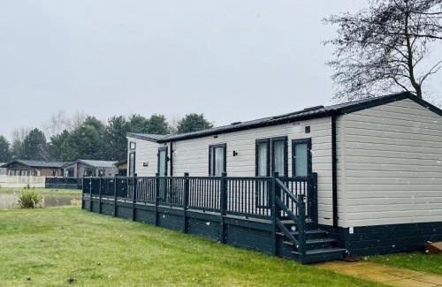 Allerthorpe Cabin | White Swan Lodge