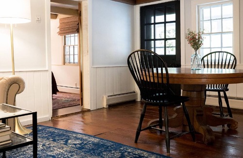 Stone Ridge House | White Tail Farmhouse: Pet Friendly Home in Stone Ridge