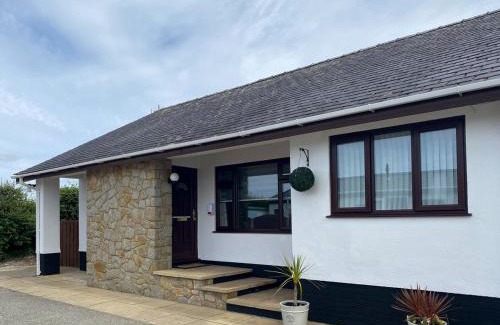 Dinas House | White Towers - Hw7625