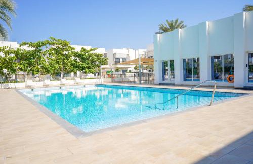 Al-Fujairah Villa | White Villa By the Sea