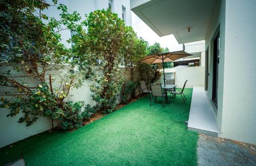 Al-Fujairah Villa | White Villa By the Sea