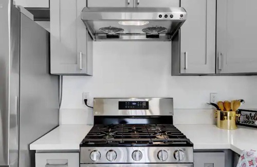 Monterey Park House | White Villa