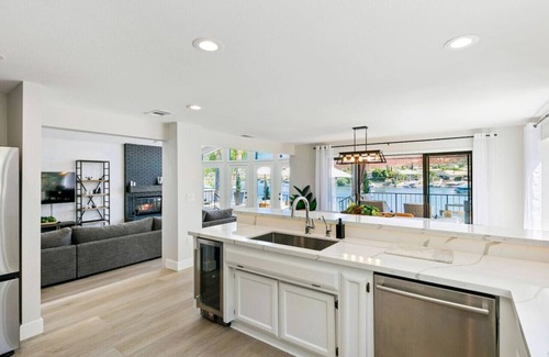 Canyon Lake House | White Wake - Hot Tub | Lake Front | Luxury | Views