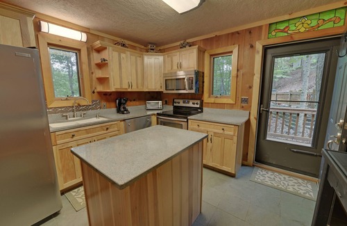 Cleveland Cabin | White Water River Cabin near Helen, GA-Kayak, tube, fish, hike, in wine country