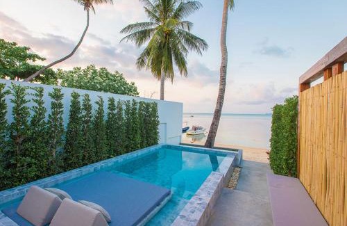 Bang Po Resort | White Whale Beachfront Pool Villa