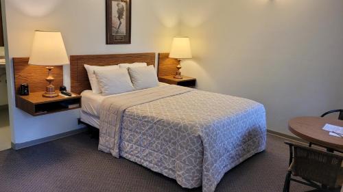 Fruitland Hotel | White Willow Motel