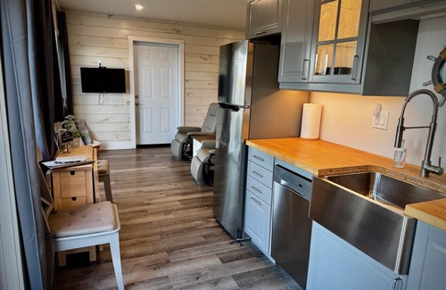 Lower LaHave House | Whitecaps Cabana for Couples
