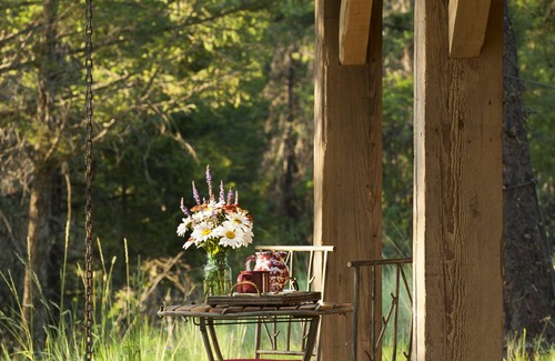 Whitefish Cabin | Whitefish MT Historic Cabin-Guest House- Amazing Mountain Views and Lake Access