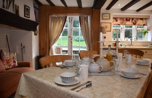 Rye House | Whitefriars is a family & dog friendly holiday home, sleeping 8 guests in Rye