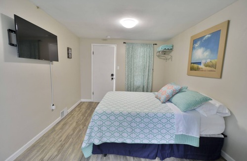 Whitehall Hotel | Whitehall Cottages Boutique Motel - Full Bed