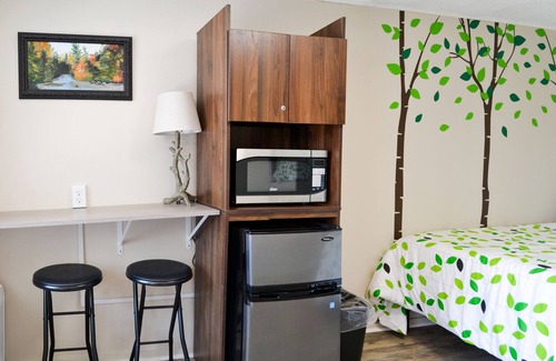 Whitehall House | Whitehall Cottages Boutique Motel - Full Beds