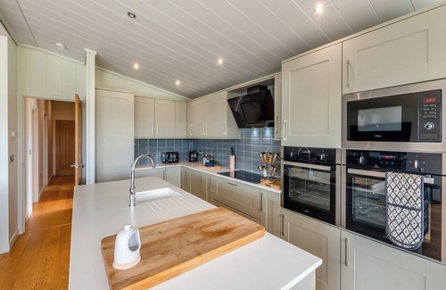 Wing Cottage | Whitehill Lodge - UK47194