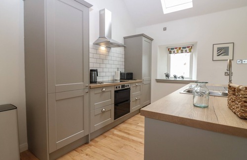 Forfar House | WHITEHOUSE WOODWRAE, pet friendly, with hot tub in Forfar