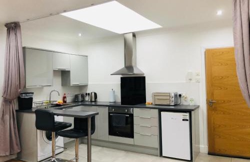 Dumbarton Apartment | Whiteley’s Cottages studio