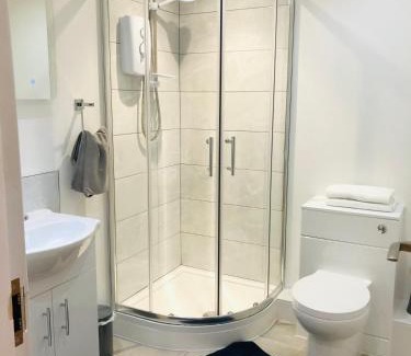 Dumbarton Apartment | Whiteley’s Cottages studio