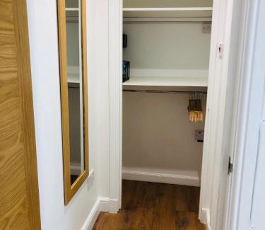 Dumbarton Apartment | Whiteley’s Cottages studio