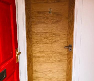 Dumbarton Apartment | Whiteley’s Cottages studio