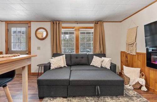 Thornton Apartment | WhiteMountains Ski, Hike & Relax Retreat. 4