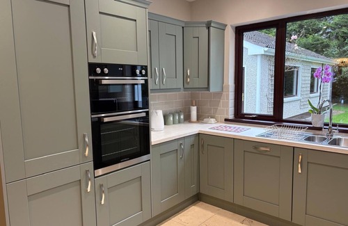 Enniskillen House | Whitepark Lodge - 5-Bed Countryside Home. Newly renovated family-friendly home