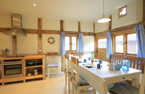 Dymock Cottage | WHITES FARM BARN, family friendly, with a garden in Ledbury