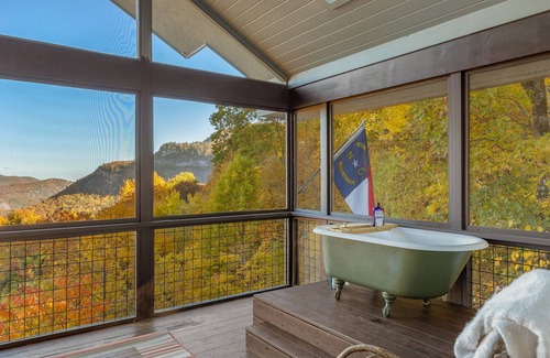Cashiers House | Whiteside Perch - Updated Home w/Huge Views! Close to Everything!