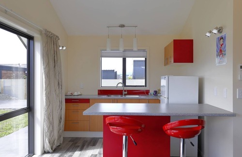 Te Anau Cottage | Whitestone Cottage Lakefront in Te Anau