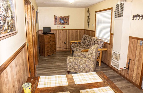 Moorestown Resort | Whitetail Family Resort (Bear Cabin)