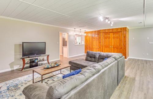 Whiteville House | Whiteville Home with Fire Pit Near Lake Waccamaw!