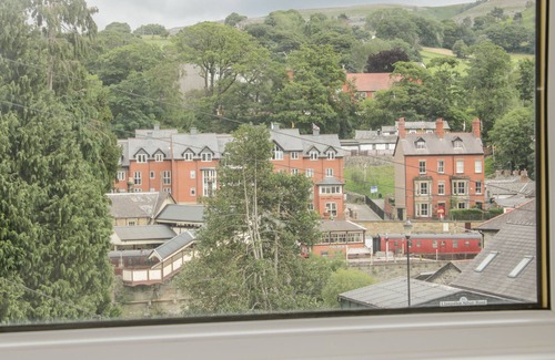 Llangollen Cottage | WHITEWATER COTTAGE, pet friendly in Llangollen