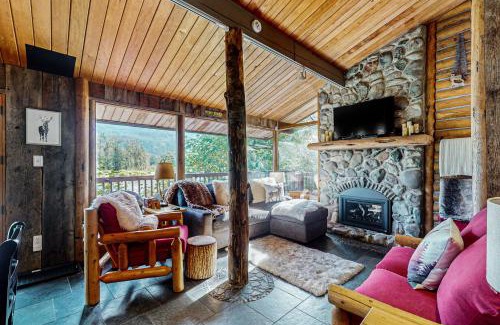 Gold Bar House | Whitewater Serenity Cabin