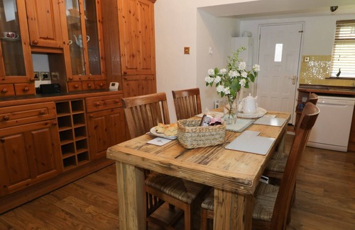 Wolsingham Cottage | WHITFIELD COTTAGE (21 SILVER STREET), pet friendly in Wolsingham