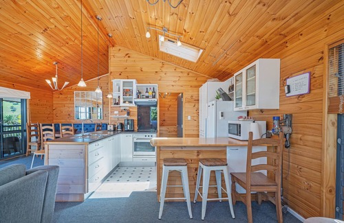 Whitianga House | Whitianga Coastal Escape (3 bdrm)