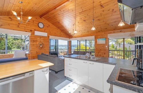 Whitianga House | Whitianga Coastal Escape (3 bdrm)