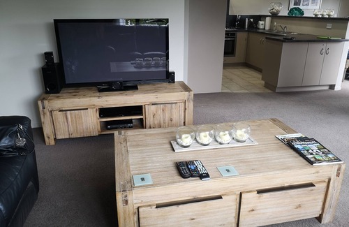 Whitianga House | Whitianga Escape - Relax in Style - Holiday Home