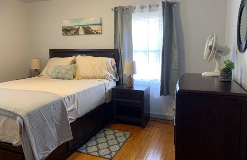 Whiting House | WHITING SPACIOUS 2 BEDROOM APARTMENT