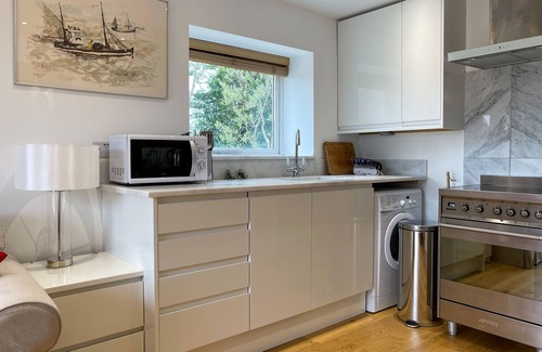 Whitley Cottage | Whitley Old Garage, Whole Snug Luxury Cottage - Nr Lacock, Bath, Cotswolds