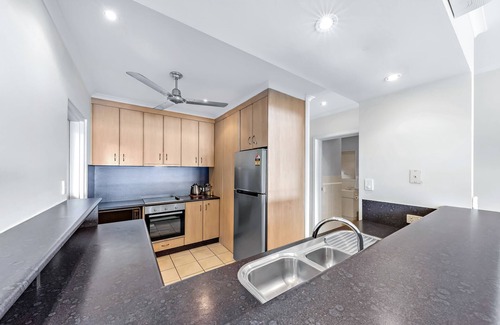 Airlie Beach Apartment | Whitsunday Beachfront Apartment on Broadwater