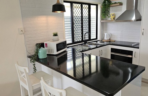 Dolphin Heads Apartment | WhitsunStays - Le Beach Shack