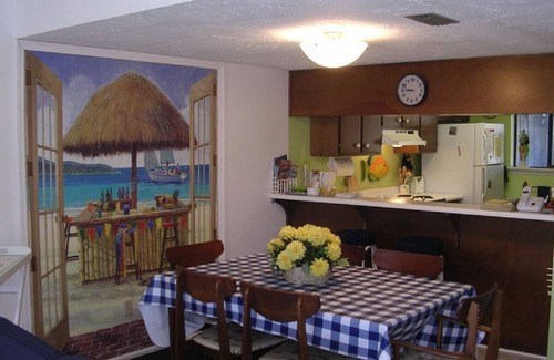 Laguna Beach Estates House | Whitt-at-Sea - Great West-End location at Laguna Beach, Value Priced