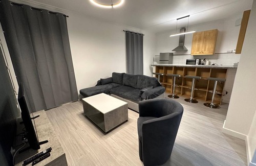 Les Pavillons-sous-Bois Apartment | Whole apartment near Paris