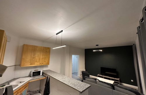 Les Pavillons-sous-Bois Apartment | Whole apartment near Paris